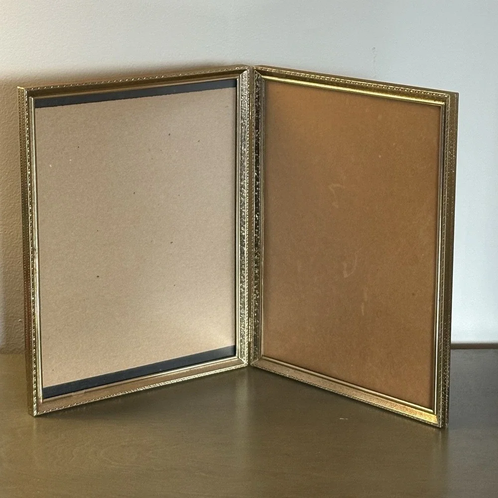 Vintage 8x10 Photo Picture Frame Bi-fold Gold‎ Tone Embossed Brass Metal Hinge